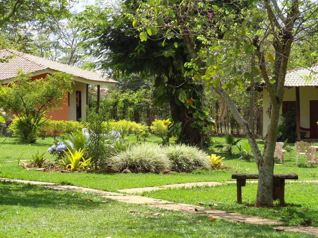 Pousada Recanto Do Cerrado Neropolis Exterior photo